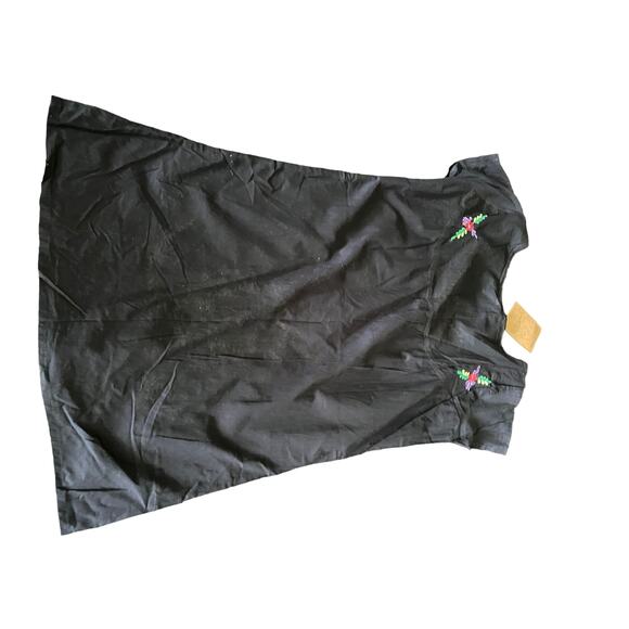 NWT Awankana Artisans Black Embroidered  Mexican Style Top SzS - Picture 8 of 11